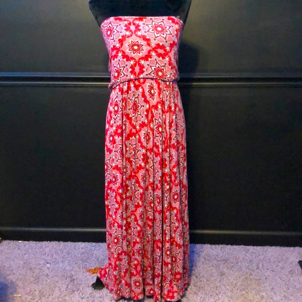 Strapless Mudd dress with floral pattern!